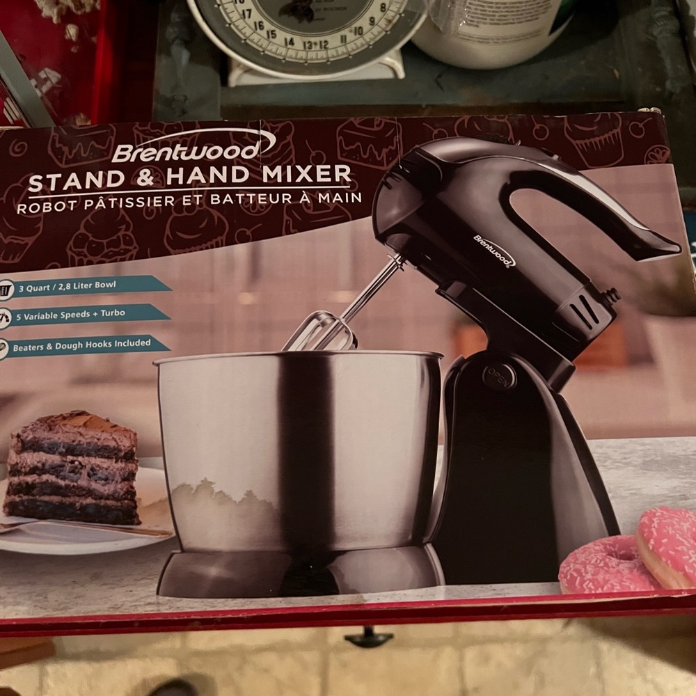Brentwood stand mixer